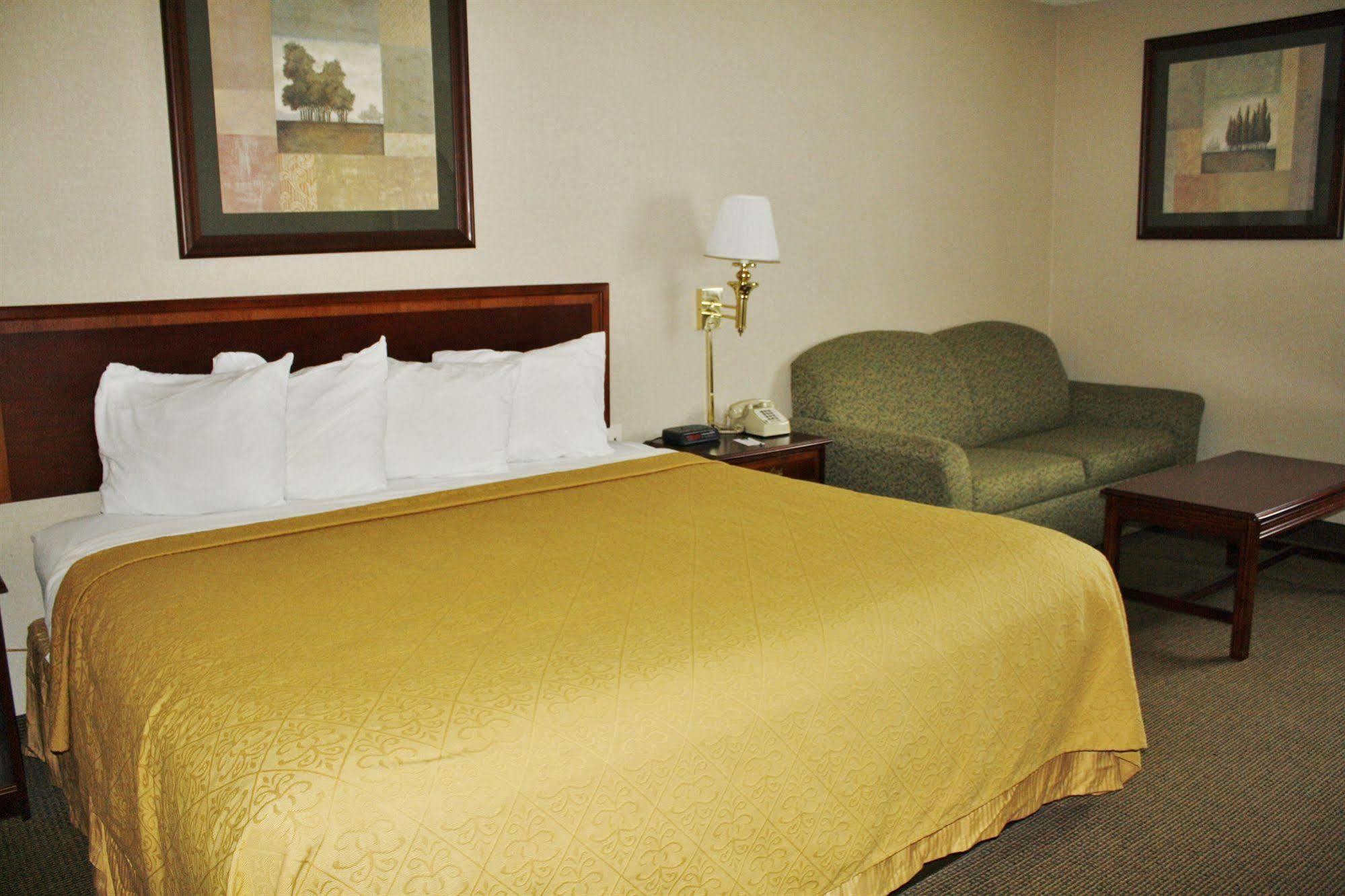 Quality Inn Plainfield I-395 Exterior foto